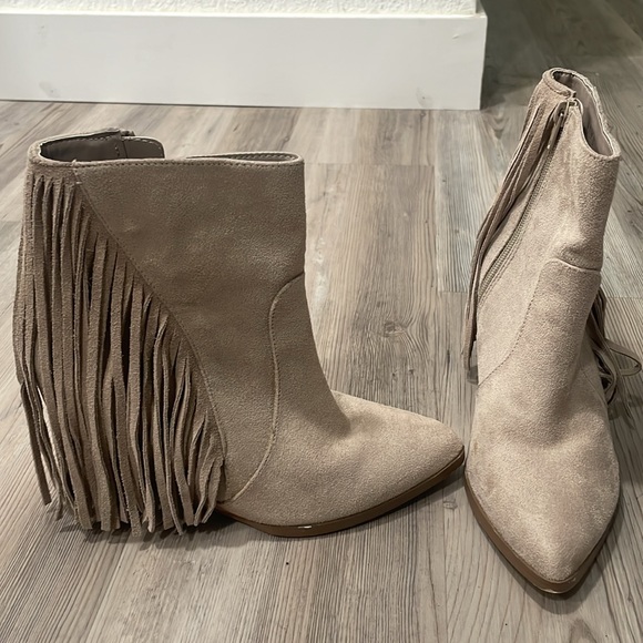 Carlos by Carlos Santana Driftwood Beige Mika Western Wedge Boot w/Fringes - Picture 2 of 5